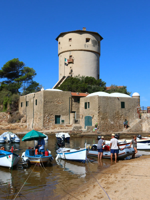 Torre di Campese con Porticciolo