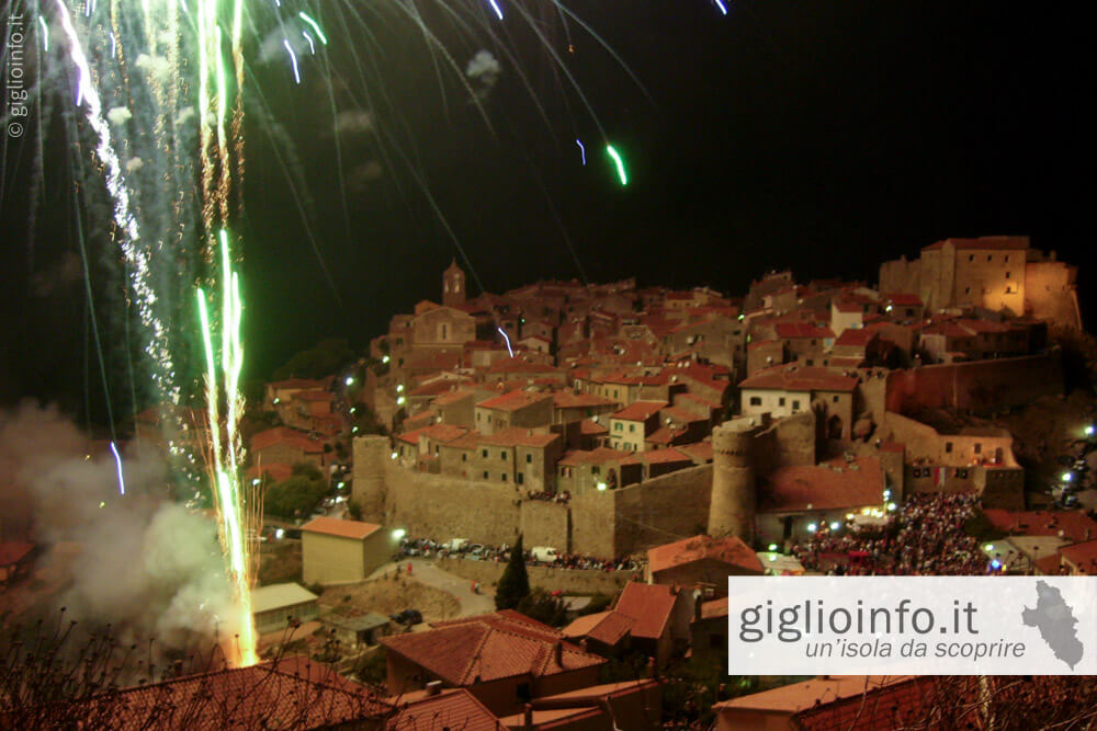 Fuochi d'artificio alla Festa di San Mamiliano a Giglio Castello - Giglioinfo.it
