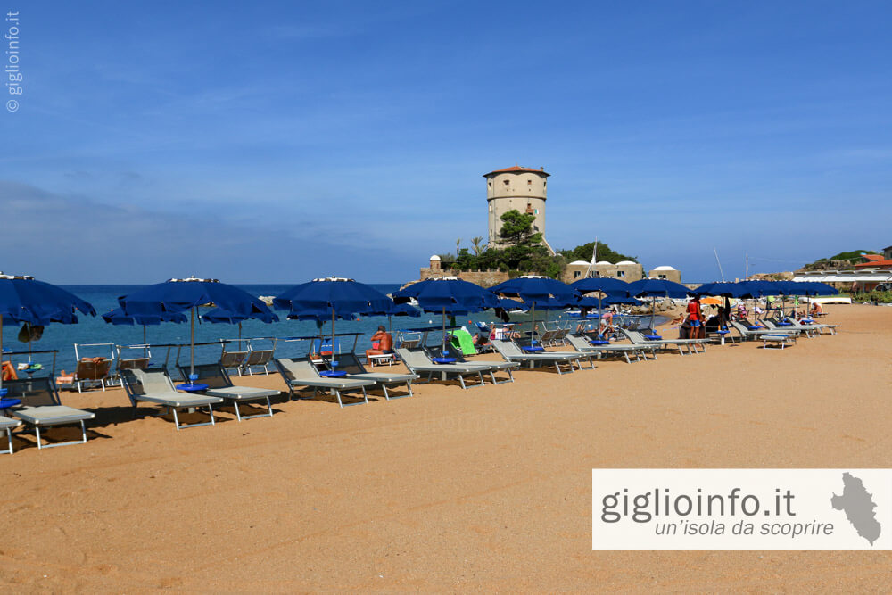 Spiaggia di Campese con Torre - Giglioinfo.it