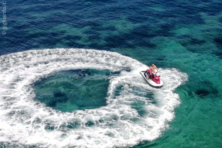 Moto d'Acqua Isola del Giglio Spiaggia delle Caldane