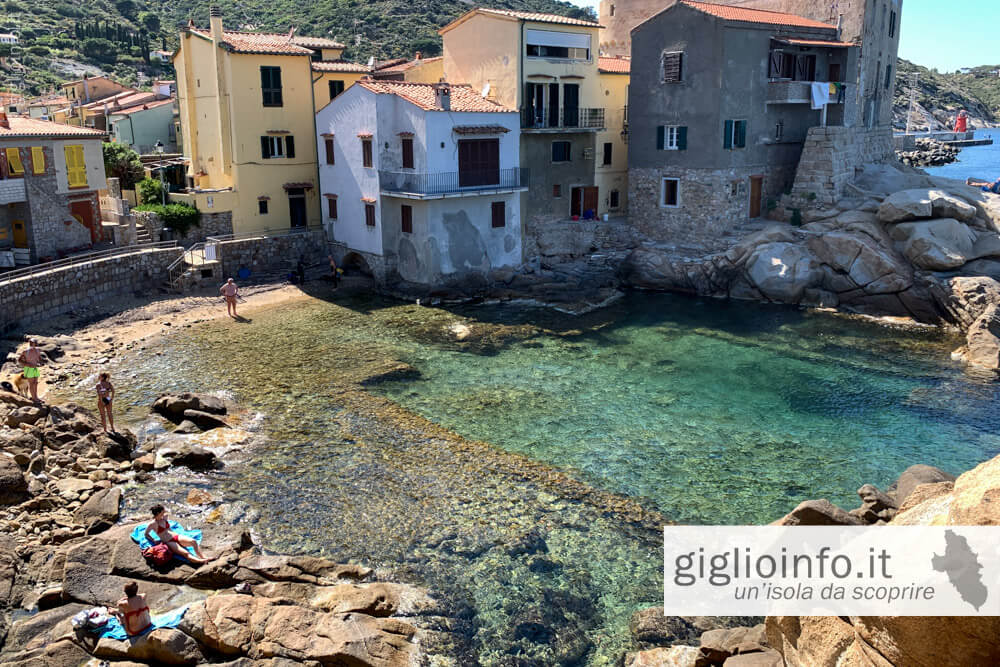 Spiaggia cala del Saraceno con Vasca, Isola del Giglio