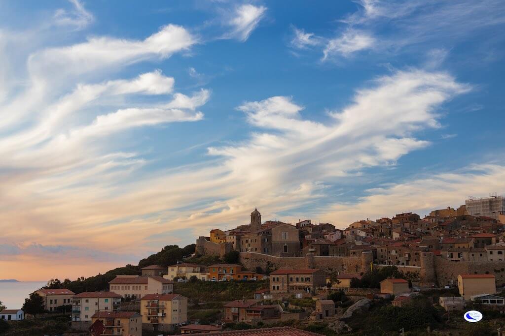 Isola del Giglio Castello