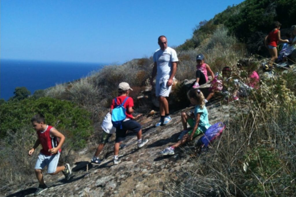 Bambini durante Escursione di Giglio Bambino