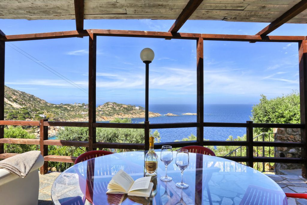 Terrazza con vista mare Appartamento Blu, Villa Le Rocce, Isola del Giglio Baia delle Cannelle