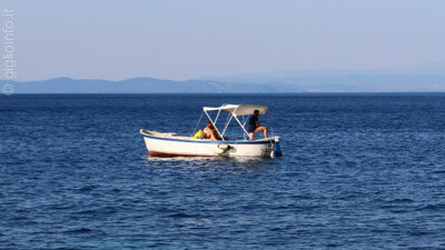 Pesca da una barca, Isola del Giglio, Arcipelago Toscano