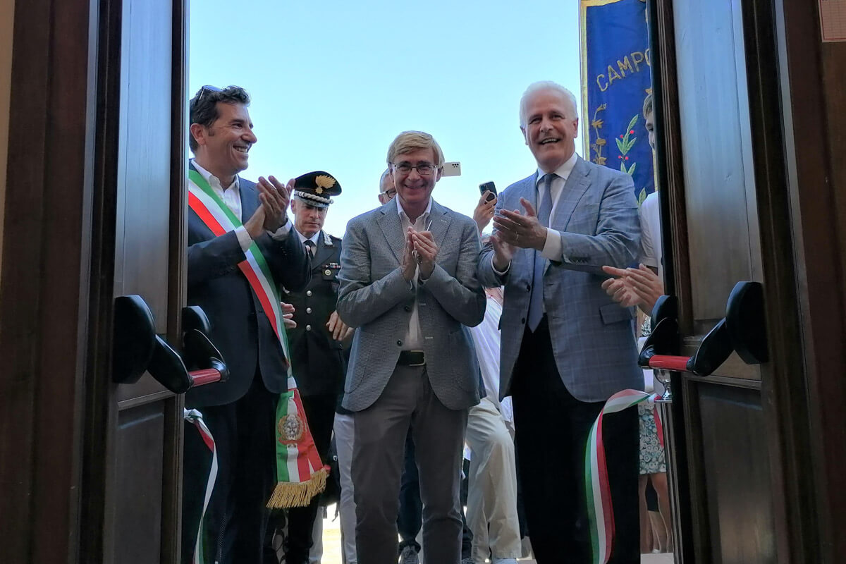 Giampiero Sammuri al taglio del nastro inaugurazione Casa dell'Agronomo