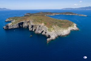 Isola di Giannutri dall'alto con drone