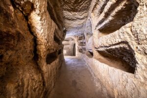 Catacombe all'Isola di Piannosa, Arcipelago Toscano