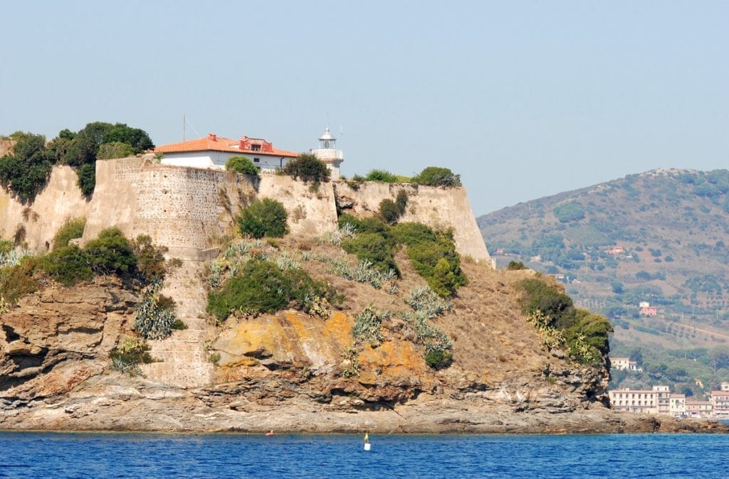 Faro di Capo Focardo all'Isola d'Elba
