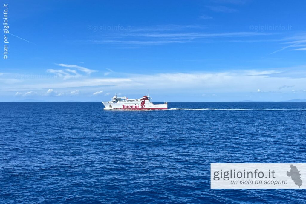 Traghetto Giuseppe Rum della compagnia TOREMAR sulla tratta per l'Isola del Giglio
