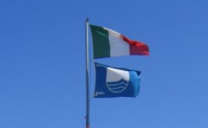 Bandiera Blu e bandiera Italiana