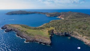 Vista aerea della cala dello Sapalmatoio Isola di Giannutri - Foto di R. Ridi